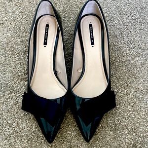 Zara Black Patent Leather Kitty Heel Pumps.